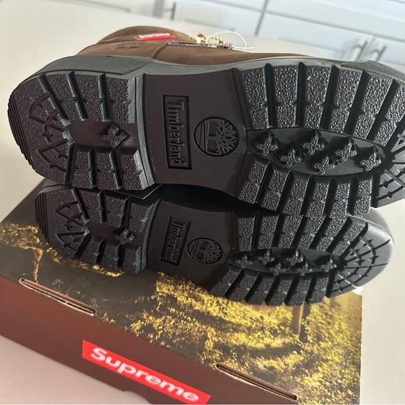 [SOLD on alias] Timberland Field Boot
Supreme New York Yankees Brown - Picture 5 of 10
